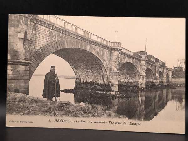 AK Ansichtskarte Brücke Hendaye Le Pont International Vue prise de l`Espagne