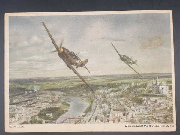 Ak Ansichtskarte Postkarte Messerschmitt Me 109 Kampfflugzeug über Smolensk RAR