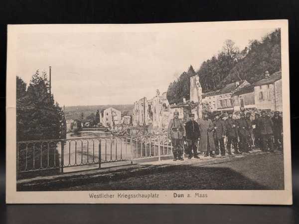 Postkarte Feldpost Westlicher Kriegsschauplatz Dun a. Maas Soldaten Brücke