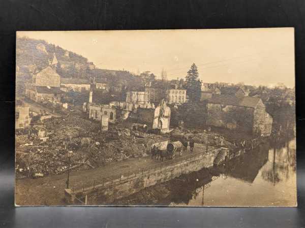 AK Ansichtskarte Postkarte Feldpost Rethel Zerstörte gebäude Kutsche