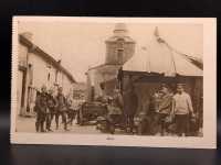 AK Ansichtskarte Postkarte Feldpost Soldaten Dun Pickelhaube