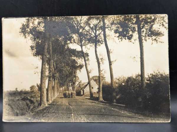 AK Ansichtskarte Postkarte Feldpost Straße Regiment Soldaten