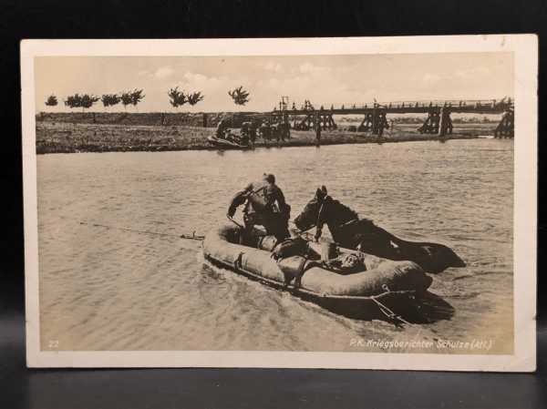 AK Ansichtskarte Postkarte Feldpost Foto Floßsack Bringt ein Pferd über den Fluß