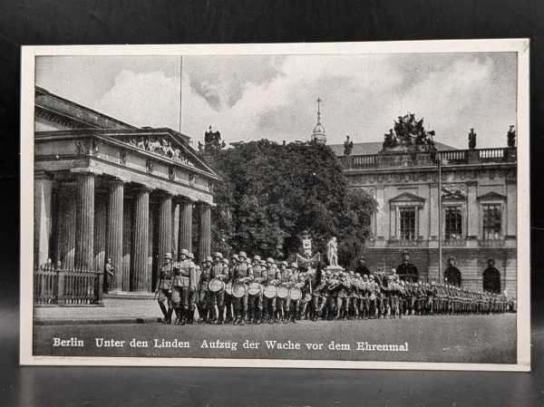 AK Ansichtskarte Postkarte Feldpost Foto Berlin Unter den Linden Ehrenmal Wache