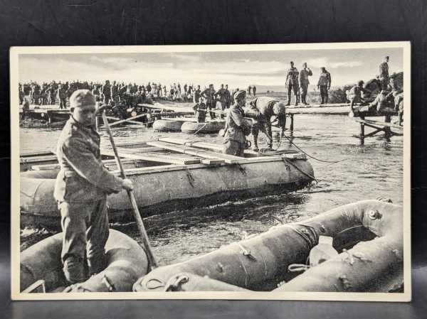 Ansichtskarte Foto Brückenbau der Pioniere mit der Hilfe von Schlauchbooten