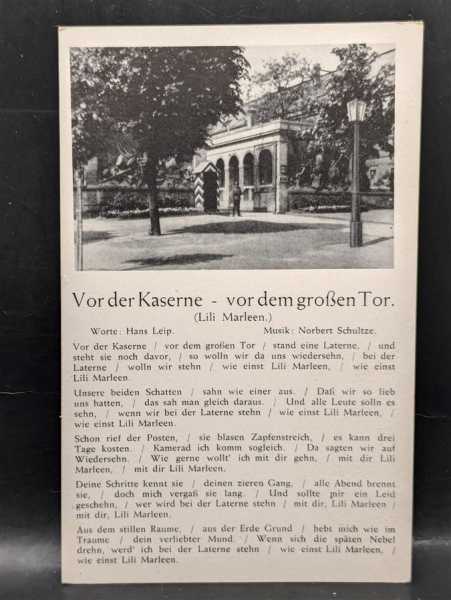 AK Ansichtskarte Postkarte Feldpost Foto Vor der Kaserne vor dem Großen Tor