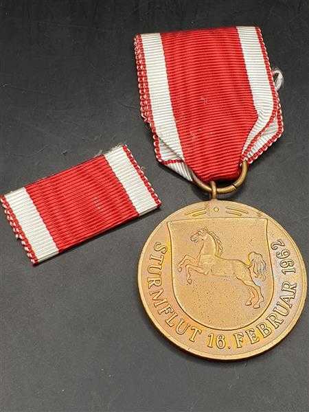 BRD Sturmflut 16. Februar 1962 Orden Niedersachsen Medaille Deutschland Hilfe