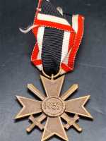 KVK Kriegsverdienstkreuz mit Schwertern Orden 2. WK 1939...