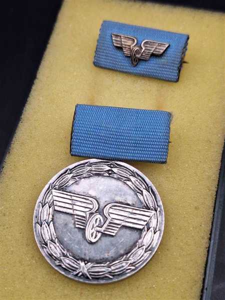 DDR Medaille für Treue Dienste Deutschen Reichsbahn Silberstufe mit IS Auflage