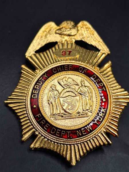 Deputy Chief of Dept. Fire Dept. New York US Feuerwehr Badge Medal Department