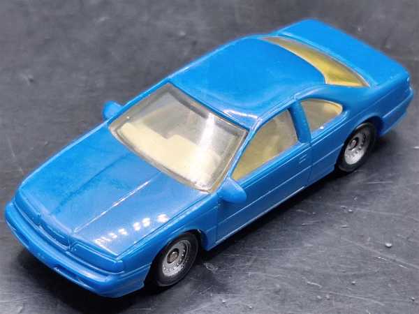 Monogram Ford Thunderbird H0 1:87 Fertigmodell Fahrzeug Eisenbahn