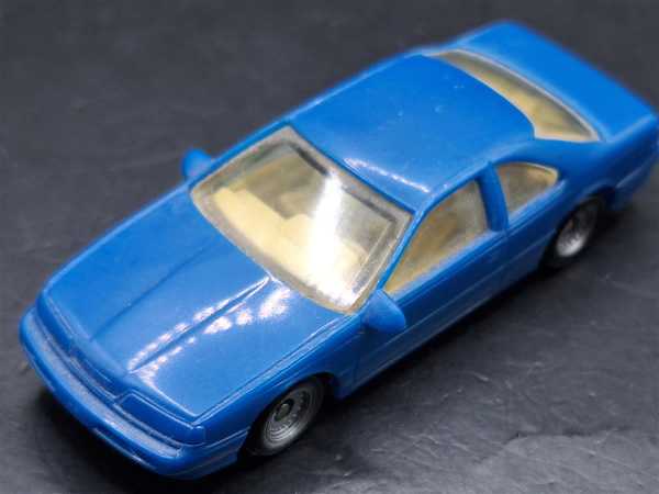 Monogram Ford Thunderbird H0 1:87 Fertigmodell Fahrzeug Eisenbahn Blau