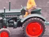 Hanomag Wiking Traktor Anhänger Fahrer H0 1:87...