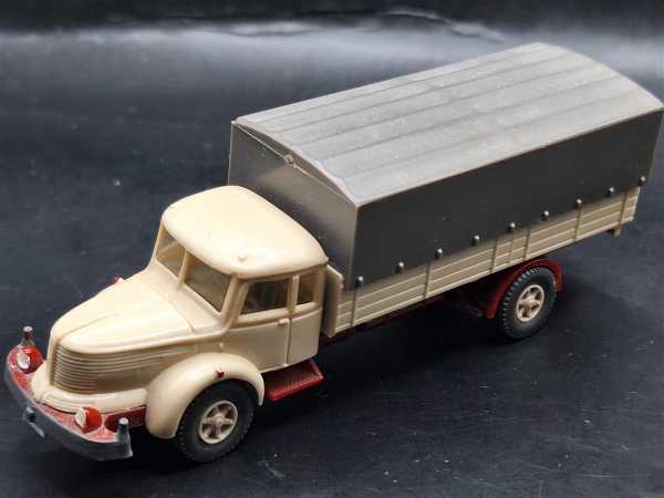 Wiking Büssing 8000 Pritschen-Lkw H0 1:87 Fahrzeug Eisenbahn Modellbau