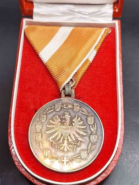 Medaille für Verdienste um die Republik Österreich im Etui Orden Ehrenzeichen