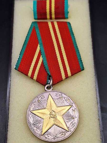 Russland UdSSR CCCP Russia Die Medaille Für einwandfreien Dienst 15 Jahre