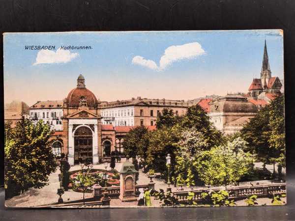 AK Ansichtskarte Postkarte Feldpost Wiesbaden Kochbrunnen