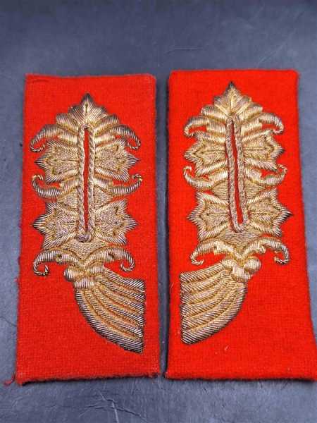 2x Kragenspiegel General DDR Uniform Paar Alte Variante