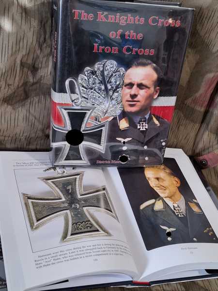 Maerz Das Ritterkreuz des eisernen Kreuzes Knights Cross of the Iron Cross