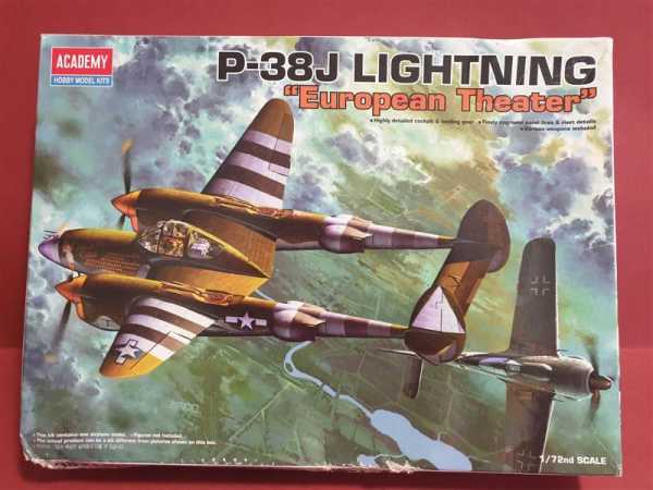 Academy 12405 P-38J Lightning European Theater 1:72 Flugzeug Fighter Airplane