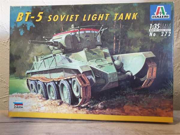 Italeri 272 BT-5 Soviet Light Tank Russland Panzer Militär 1:35 Modellbausatz