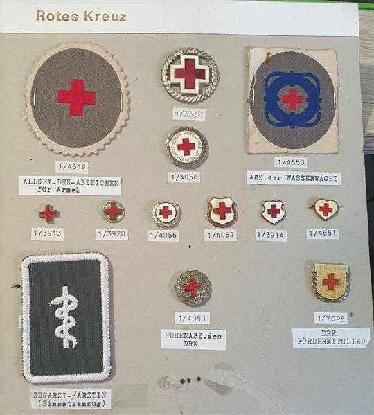 BRD RK Rot Kreuz Deutsches Rotes Kreuz Mustertafel Allgemeine Ehrenzeichen RAR