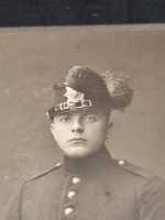 CDV Carte-de-Visite Soldat Polizei Tschako um 1900 Helm Koppelschloss Militaria