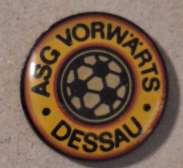 DDR NVA Armeesportvereinigung ASG Vorwärts Dessau Nadel Orden Fussball