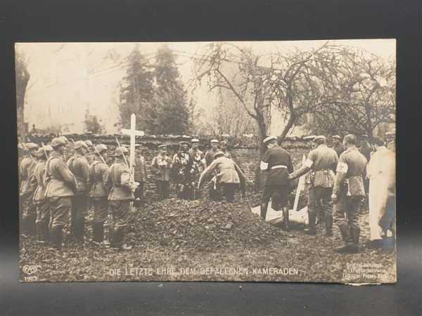 Ak Ansichtskarte Postkarte Feldpost Beerdigung Letzte Ehre Kameraden 1915 1.Wk