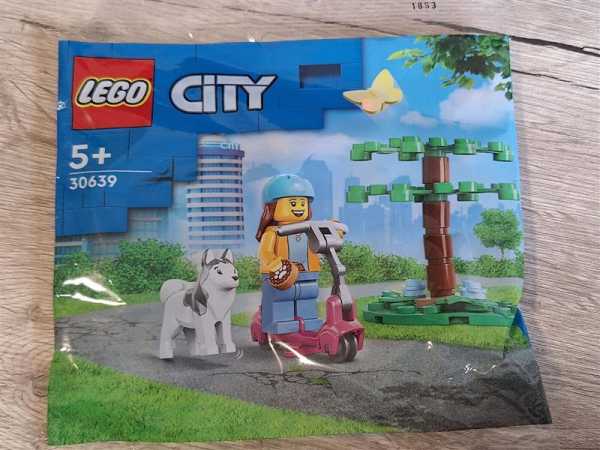 Lego City 30639 Mädchen mit Hund auf Roller mit Baum Modellbau Neu & OVP