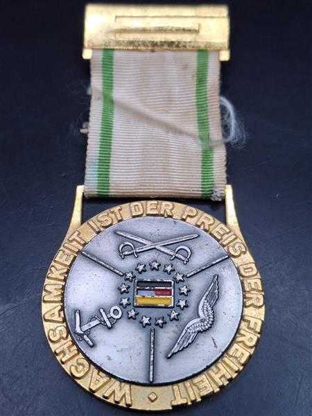 Bundeswehr Wachsamkeit ist der Preis der Freiheit Medaille Luftwaffe Heer Marine