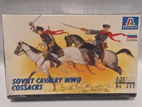 Italeri 352 Soviert Cavalry WWII Cossacks Reiter 1:35 Figuren Modellbausatz