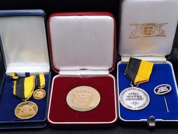 3x Orden Medaille BRD Nachlass Baden Württemberg Ministerpräsident 333 Gold RAR