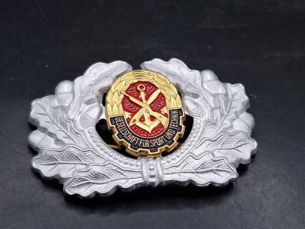 DDR NVA GST Gesellschaft für Sport und Technik Mützen Abzeichen Cap Badge