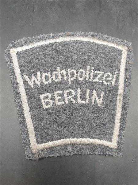 Wachpolizei Berlin Hauptstadt der DDR Stoffabzeichen Patch Uniform Alt RAR