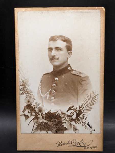 CDV um 1900 Militaria Saarbrücken Infanterie-Regiment Nr. 70 Schützenschnur IR70