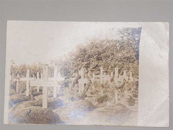 Ak Ansichtskarte Postkarte Feldpost Friedhof Gräber Feldlazarett 52 1917 Militär