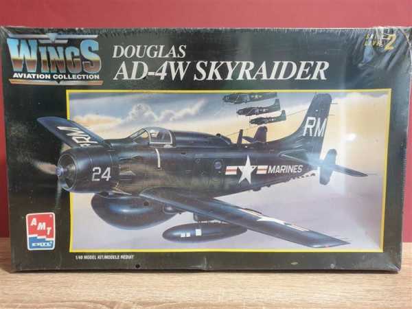 AMT ERTL 8622 Douglas AD-4W Skyraider Wings Aviation 1:48 Flugzeug Modellbau