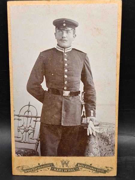 CDV um 1900 Militaria Soldat Uniform Waffenrock Berlin Koppelschloss Blankwaffe