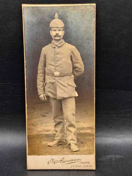 CDV um 1900 Militaria Soldat Uniform Waffenrock Thorn Pickelhaube Bezug Koppel