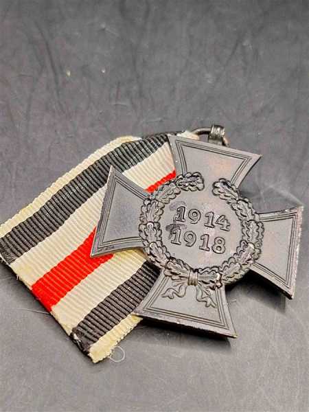 Orden Hinterbliebenenkreuz 1914-1918 am Band Militaria Hersteller R.V. 6