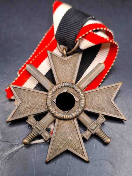 Kriegsverdienstkreuz mit Schwerter 1939 2. Klasse KVK Orden Ehrenzeichen am Band