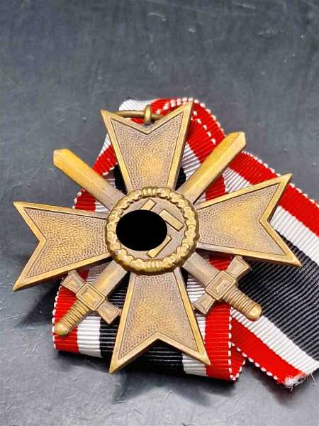 Kriegsverdienstkreuz mit Schwerter 1939 2. Klasse KVK Orden Ehrenzeichen am Band Hersteller 6