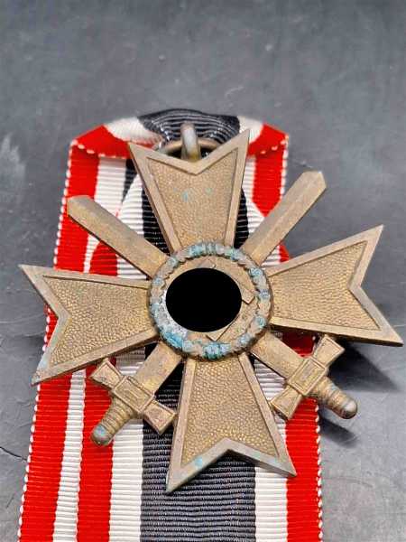 Kriegsverdienstkreuz mit Schwerter 1939 2. Klasse KVK Orden Ehrenzeichen am Band Hersteller 65