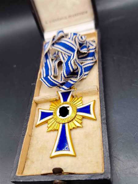 Ehrenkreuz der Deutschen Mutter Gold Stufe im Etui Hersteller R. Hauschild Pforzheim