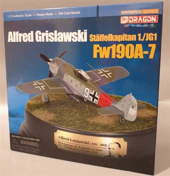 Dragon 50113 Alfred Grislawski Stäffelkapitan 1./JG1 Fw190A-7 Fertigmodell 1:48