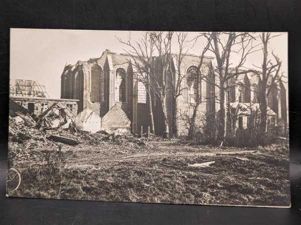 AK Ansichtskarte Postkarte Feldpost Zerschossene Gebäude Kirche Dorf 1916