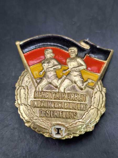 DDR Orden NVA Sportleistungsabzeichen Gold Nadel Emaile I 1 Stufe Nummer 807692