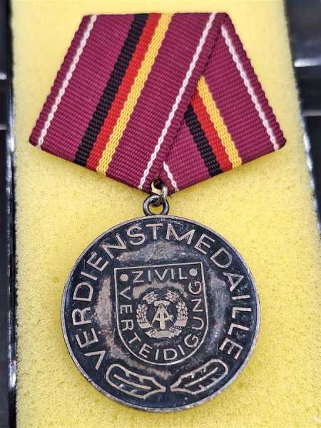 DDR Orden NVA Verdienstmedaille Zivil Verteidigung Silberstufe