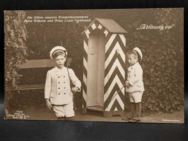 Ansichtskarte Postkarte Lustig Prinz Wilhelm Louis Ferdinand Ablösung vor Wache